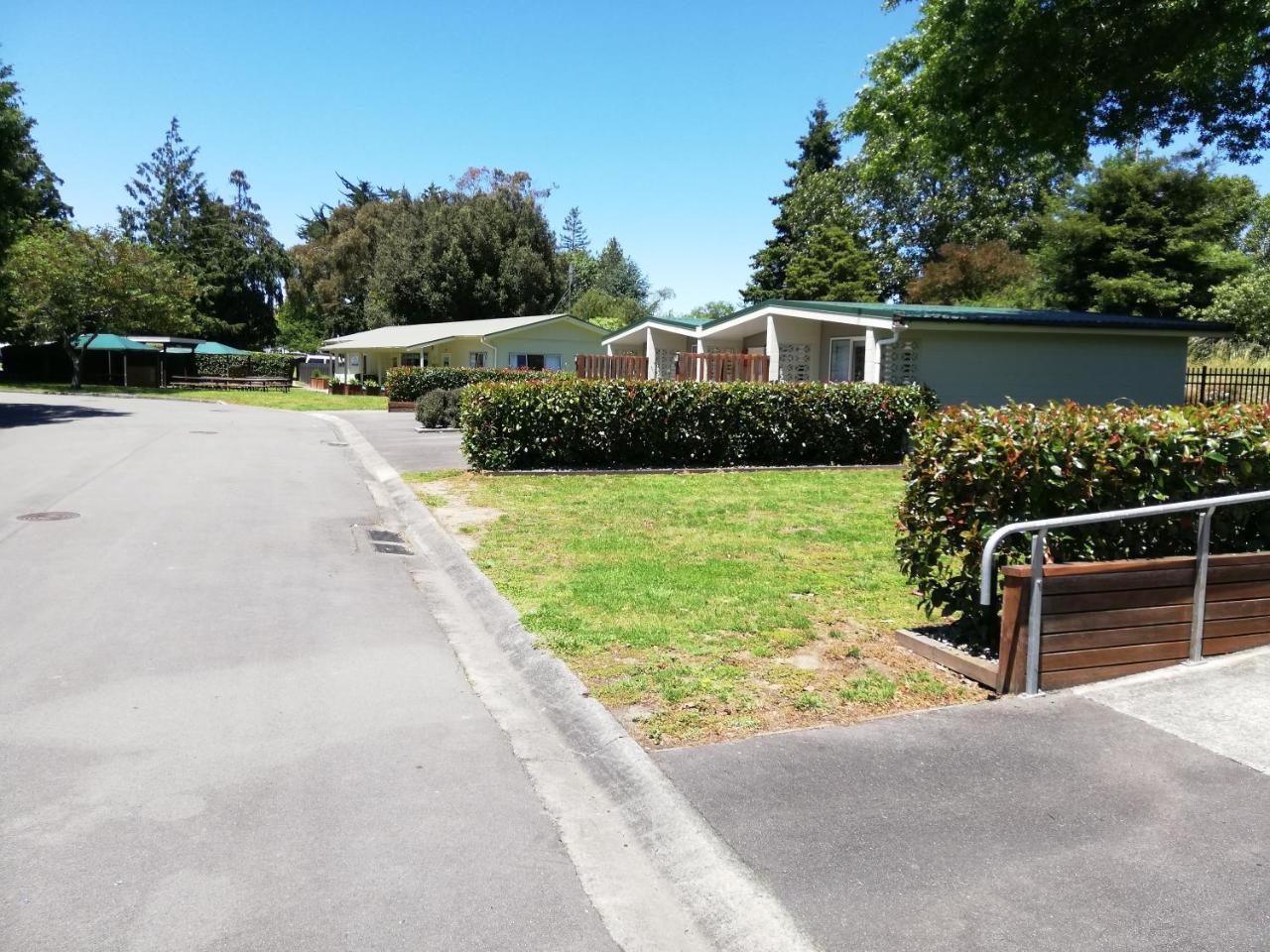 Mawley Holiday Park Masterton Exterior photo