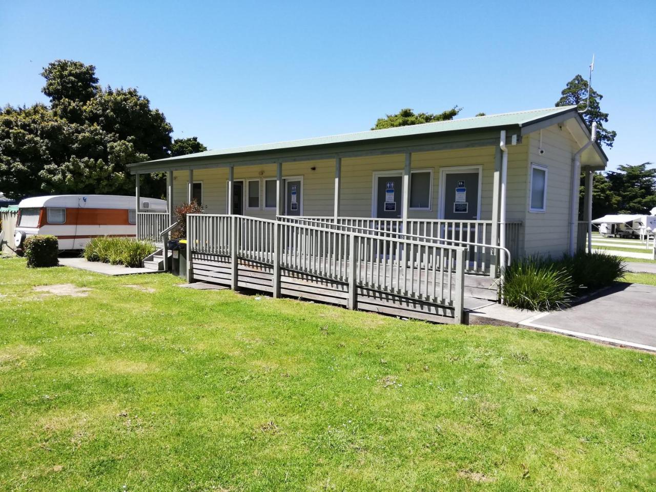 Mawley Holiday Park Masterton Exterior photo